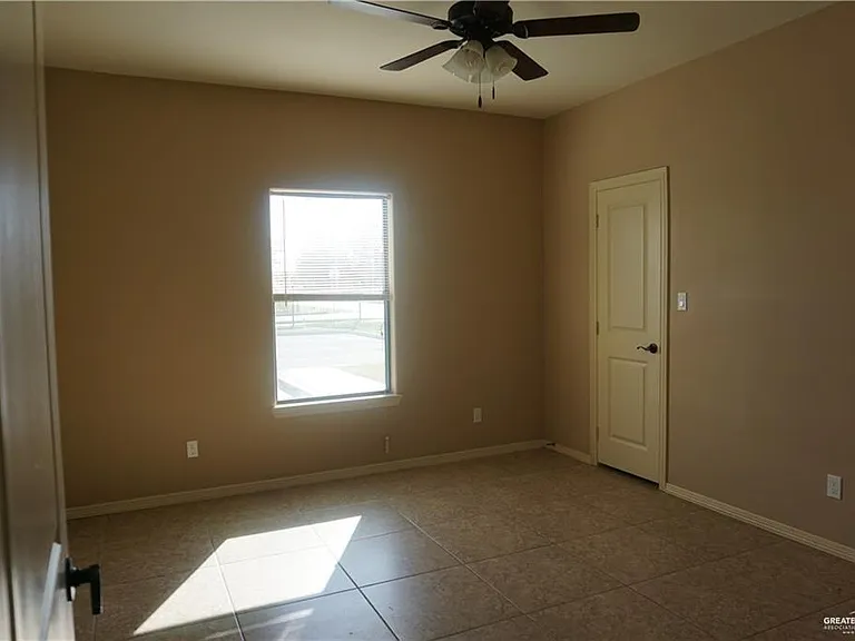 1112 W Eisenhower St #B — Photo 3