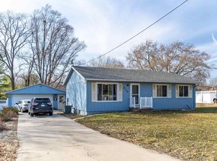 310 S Hackett Rd, Waterloo, IA 50701