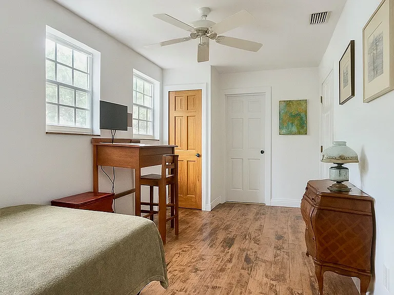502 N Palmway — Photo 14
