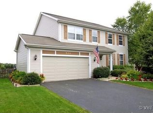 924 Concord Cir, Mundelein, IL 60060