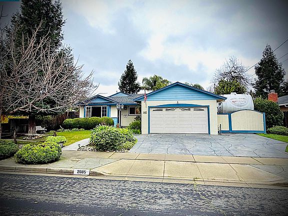 2nd image of 2605 Ryan Rd