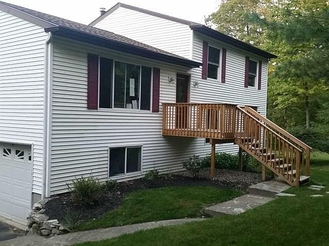 3 bedroom Split Level with finished basement