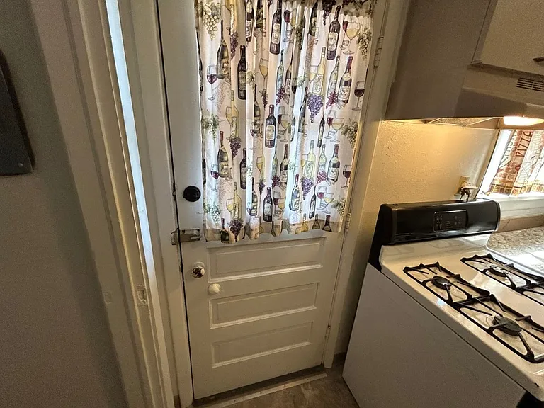 1013 E Park Ave — Photo 55