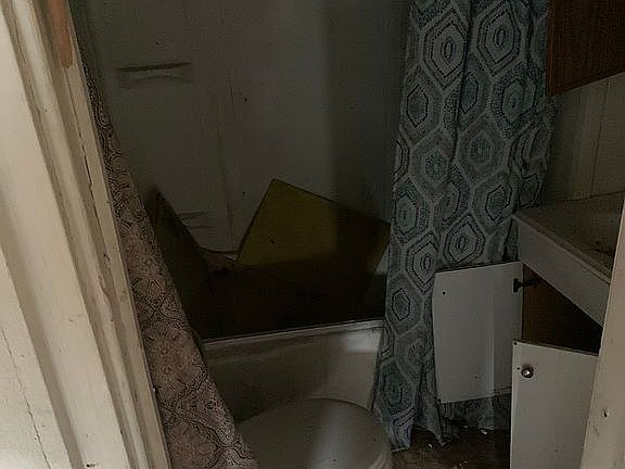 2nd image of 944 West Ave