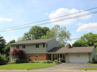 1752 W Stephenson, Freeport, IL 61032