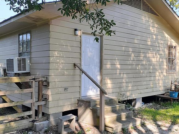 2nd image of 1913 E 24th St #A