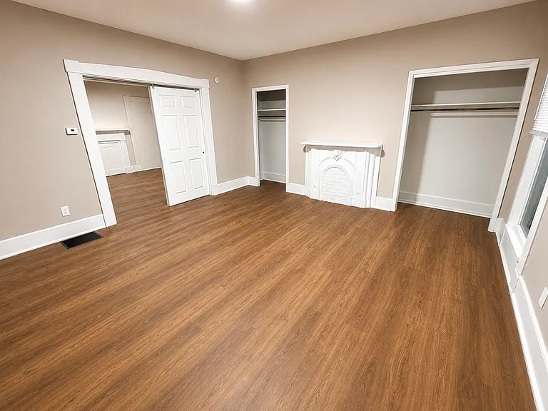 121 N Broadway St #1 — Photo 3