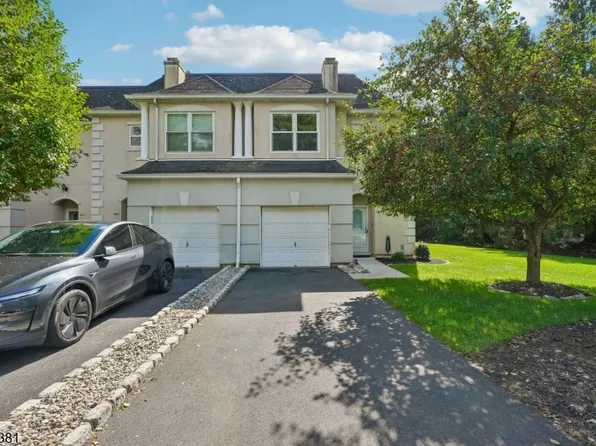 8001 Brittany Dr, Wayne Twp., NJ 07470