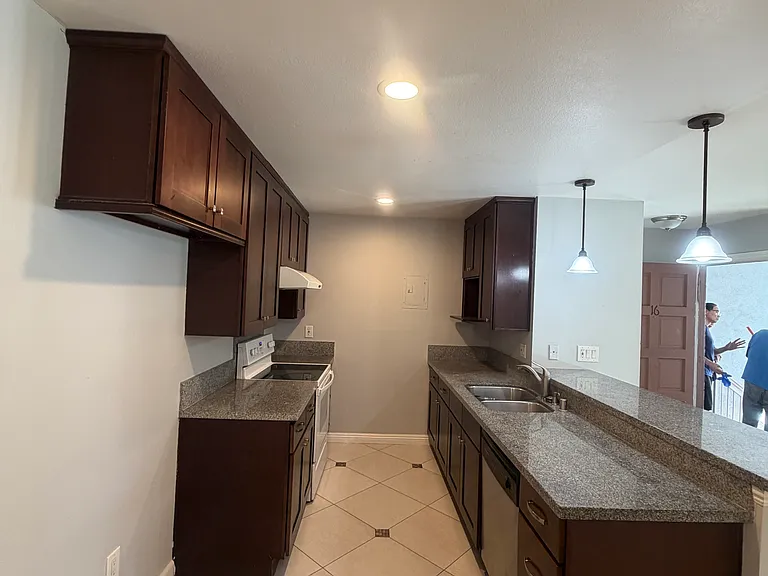 2501 W Sunflower Ave #E16 — Photo 6