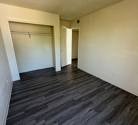 3rd image of 503 S Dearing Ave #202