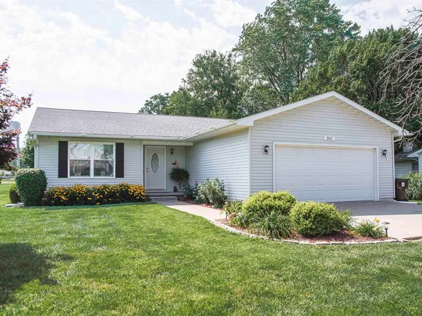 301 E Green St, Augusta, IL 62311