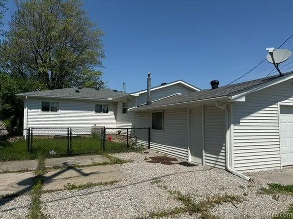 6020 Lily Patch Ct, Newport, MI 48166