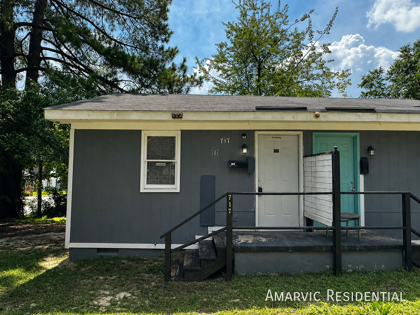 717 Bullock St — Photo 1