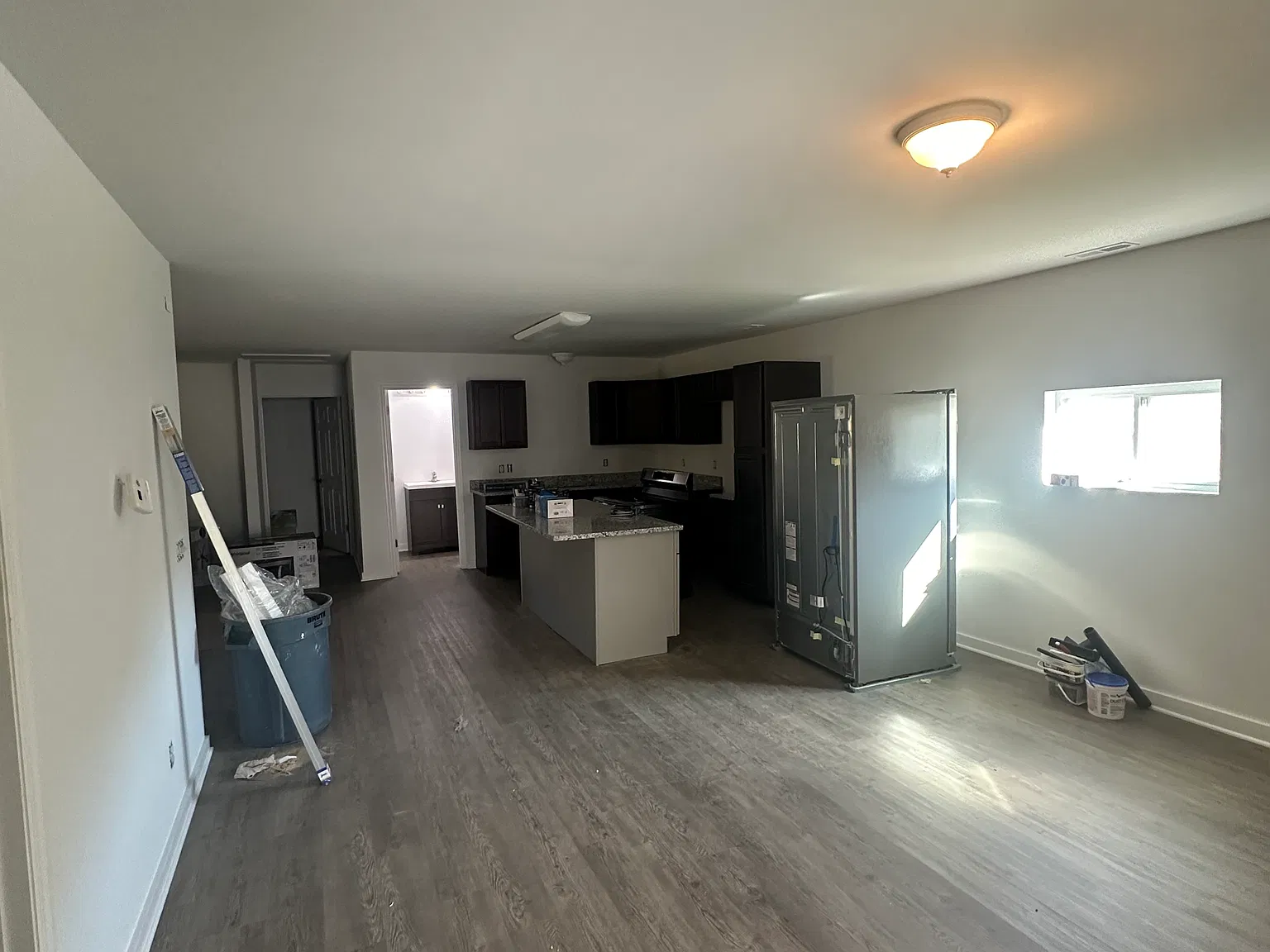3 bed, 1200 sqft, $1,300 — Photo 2