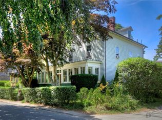 24 Old Beach Rd, Newport, RI 02840