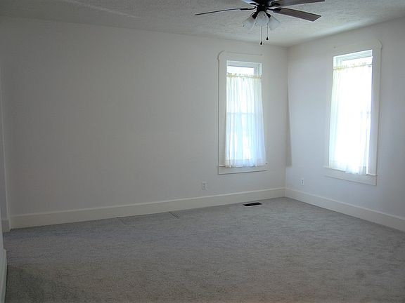 4th image of 459 W North St