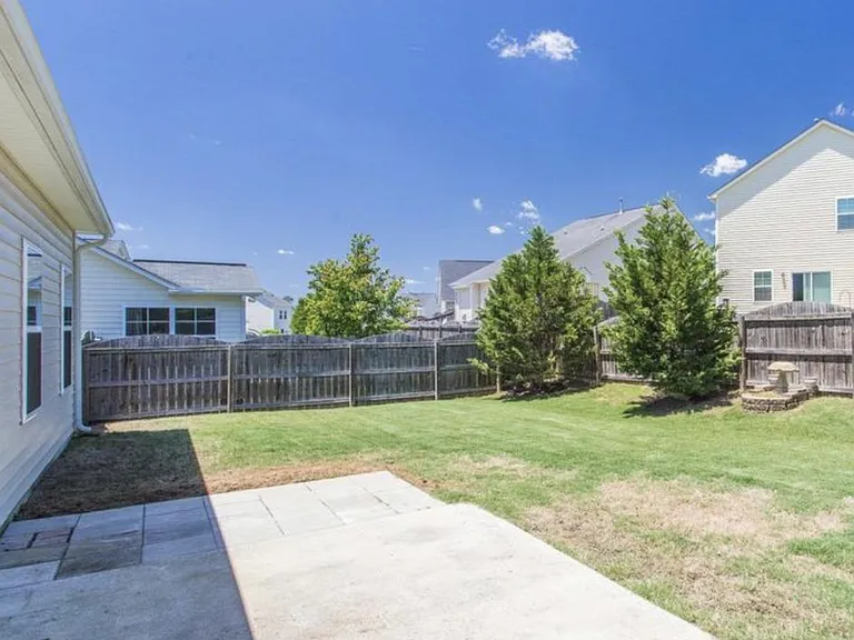 245 Breezemont Dr — Photo 9