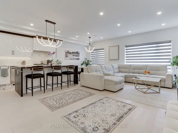 185 Acton Ave, Toronto, ON M3H 4H6