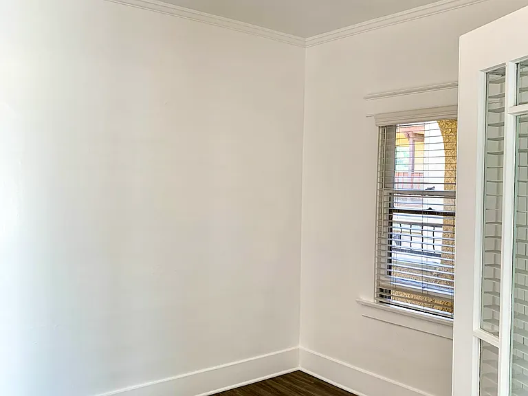 1415 E 2nd St #14 — Photo 8