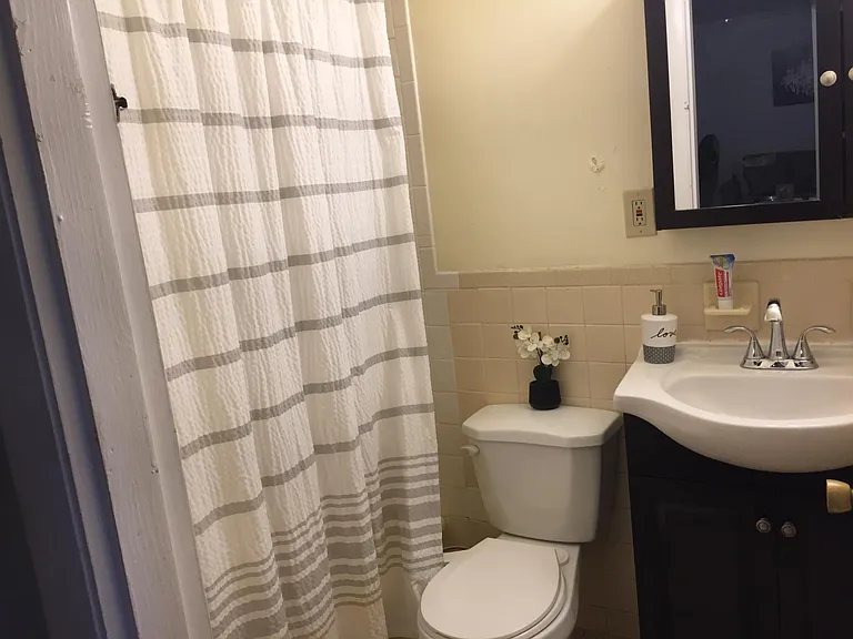 800 Hyde Park Ave — Photo 6