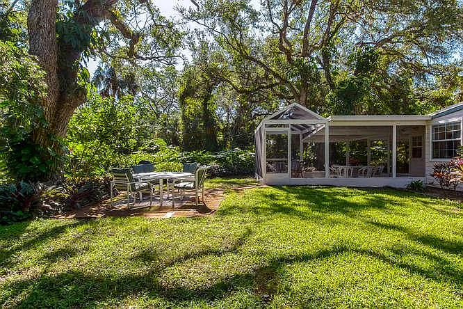 9480 Frangipani Dr — Photo 31