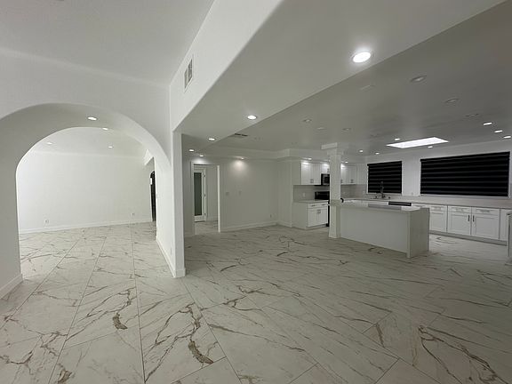 5th image of 22322 Tiara St