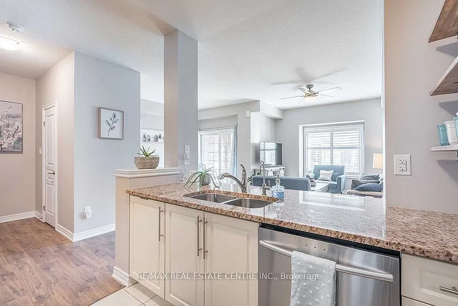 4 bed, $2,550 — Photo 4