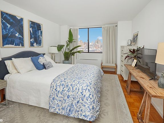 4th image of 225 W 83rd St APT 10A