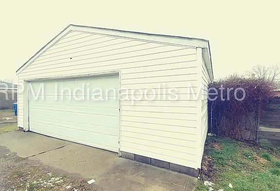 3rd image of 1032 S Sheffield Ave