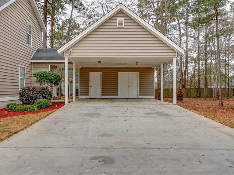 87 Fellwood Dr — Photo 2