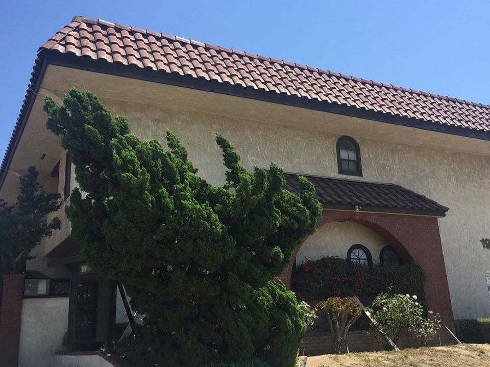 1st image of 200 N Marguerita Ave