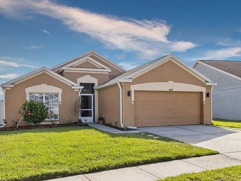 18137 Leafwood Cir — Photo 1