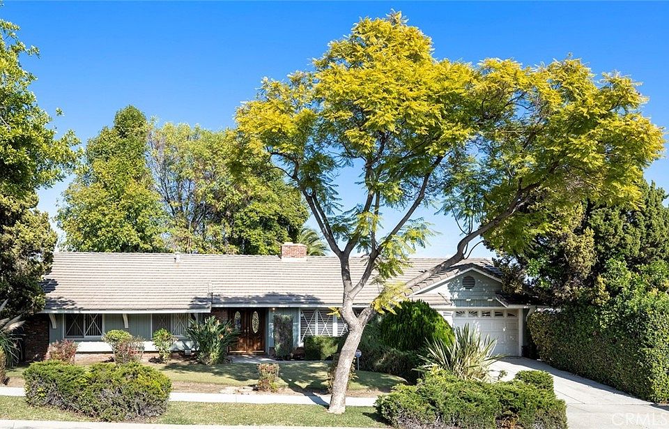1st image of 15449 Facilidad St