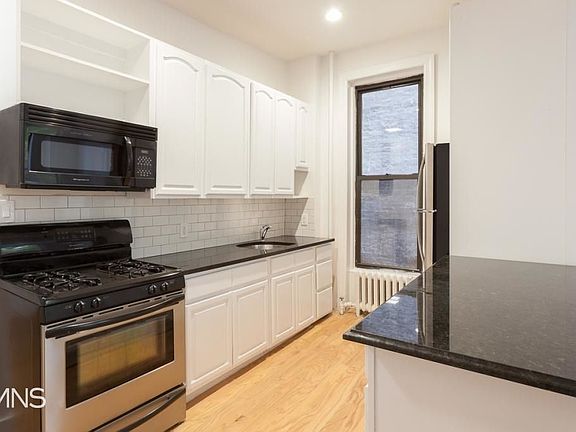 3rd image of 57 Clifton Pl APT 3