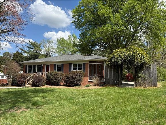 3rd image of 3412 Pine Valley Rd