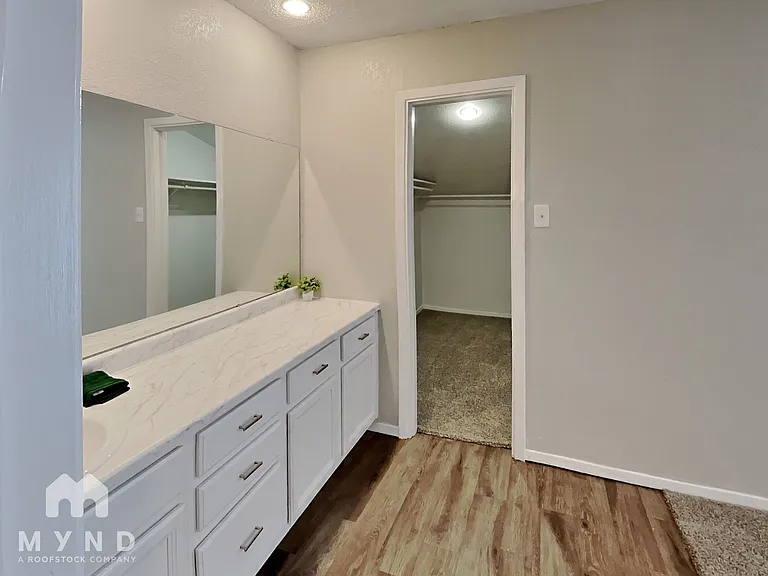 3235 62nd St — Photo 11