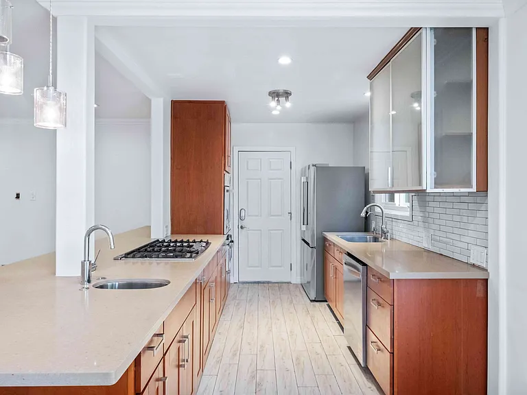 332 S Rexford Dr #1 — Photo 8