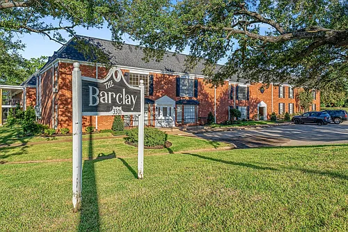 Barclay Apartments - ASK ABOUT OUR SPRING MOVE-IN SPECIAL TODAY! Photo 1