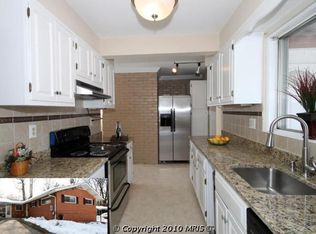 10111 Spring Lake Ter, Fairfax, VA 22030