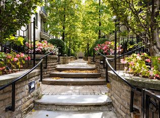 1 Baxter St #Townhouse 9, Toronto, ON M4W 3W1