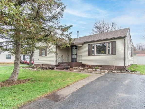 111 E Washington St, Sackets Harbor, NY 13685