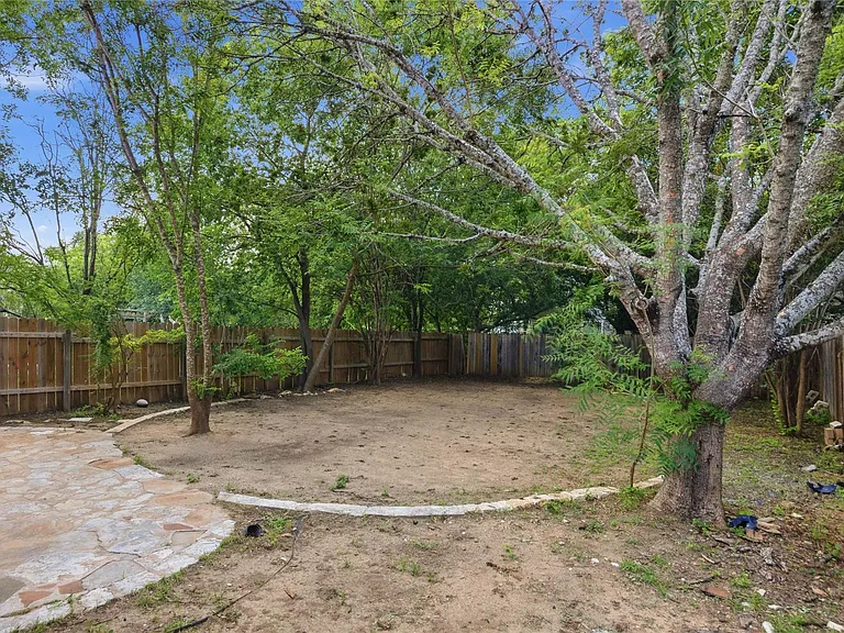 10316 Garbacz Dr — Photo 23