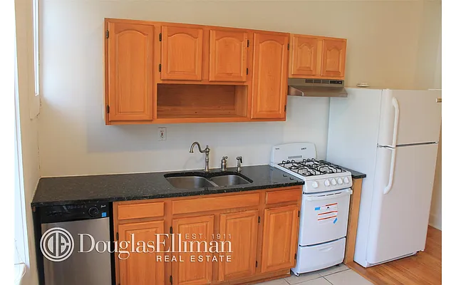 Rented by Douglas Elliman | media 21