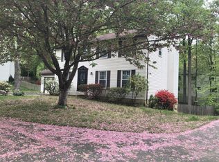 10915 Santa Clara Dr, Fairfax, VA 22030