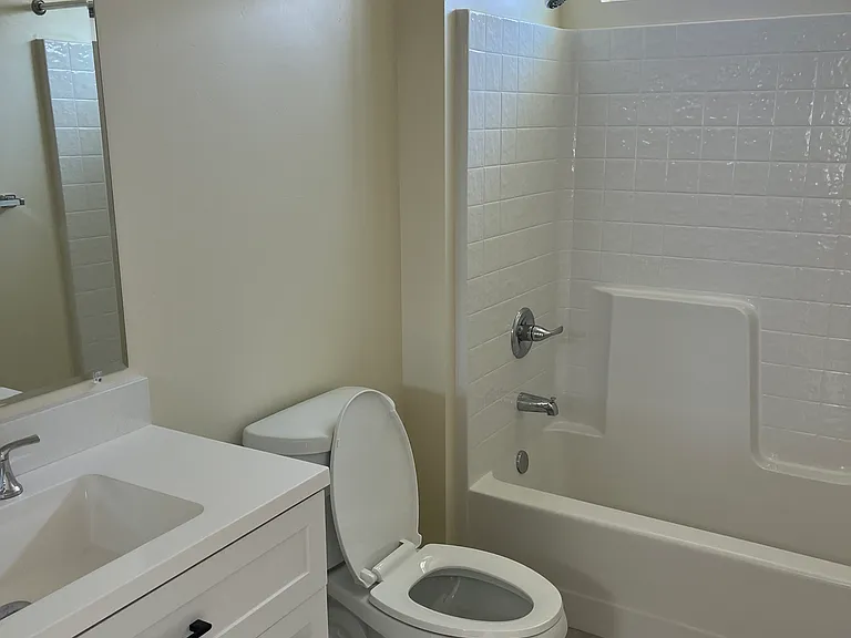 318 Soledad St #12 — Photo 2