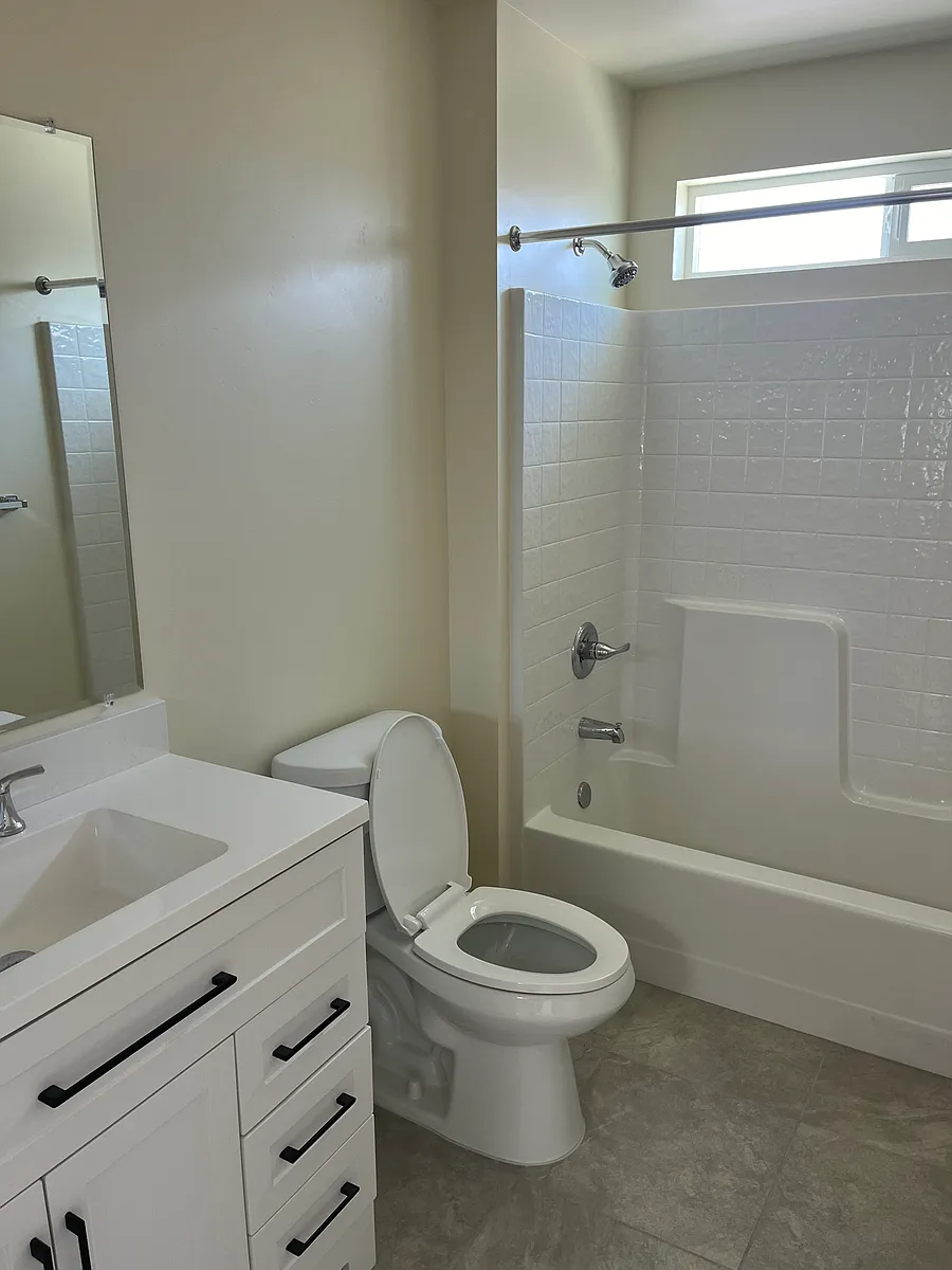 Building Photo - 318 Soledad St #12