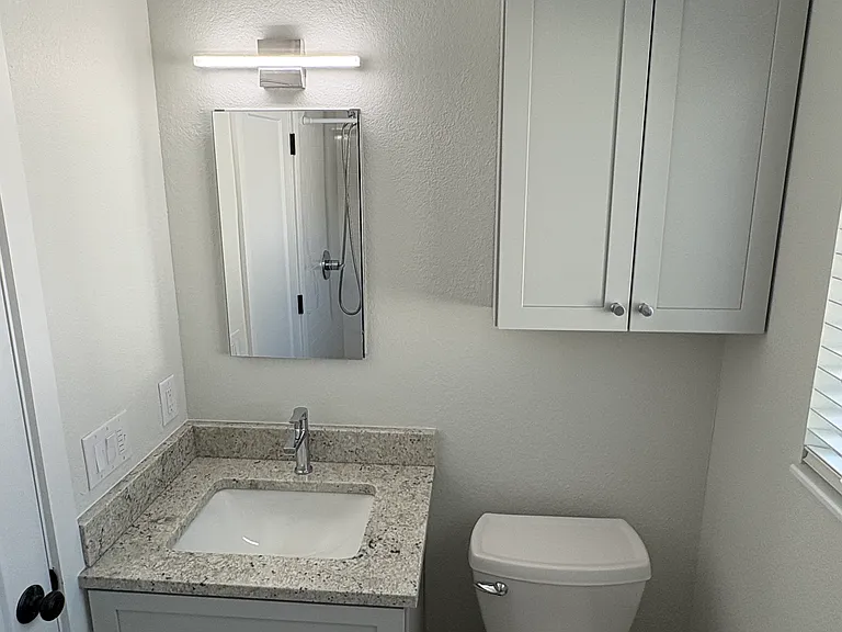 3007 Dupont St S — Photo 18