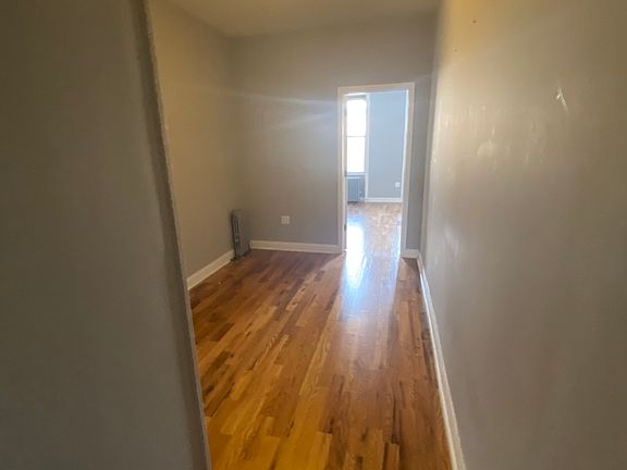 4th image of 414 Stanhope St APT 3R