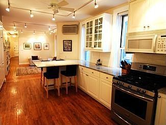 Eat-in Kitchen