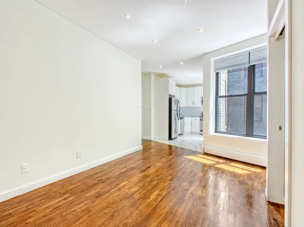 510 Ocean Parkway image 1 of 10